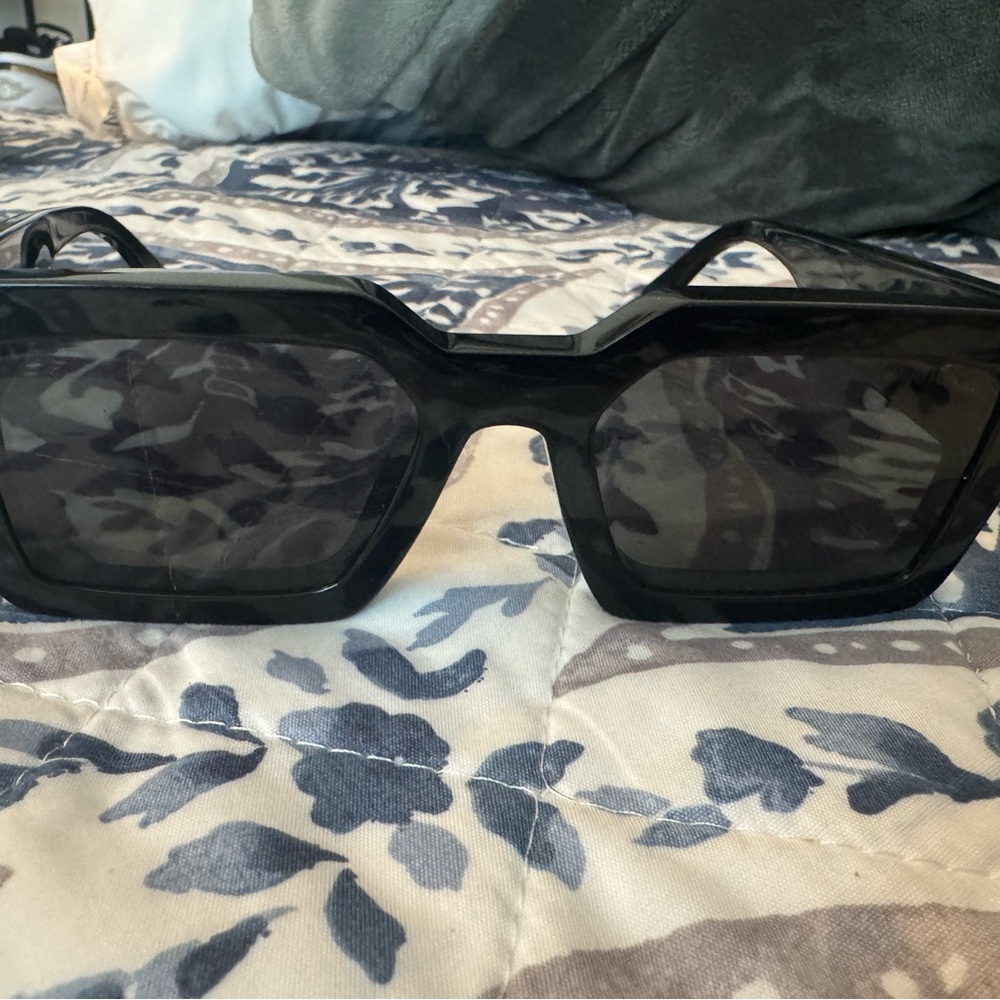 Black Square Sunglasses